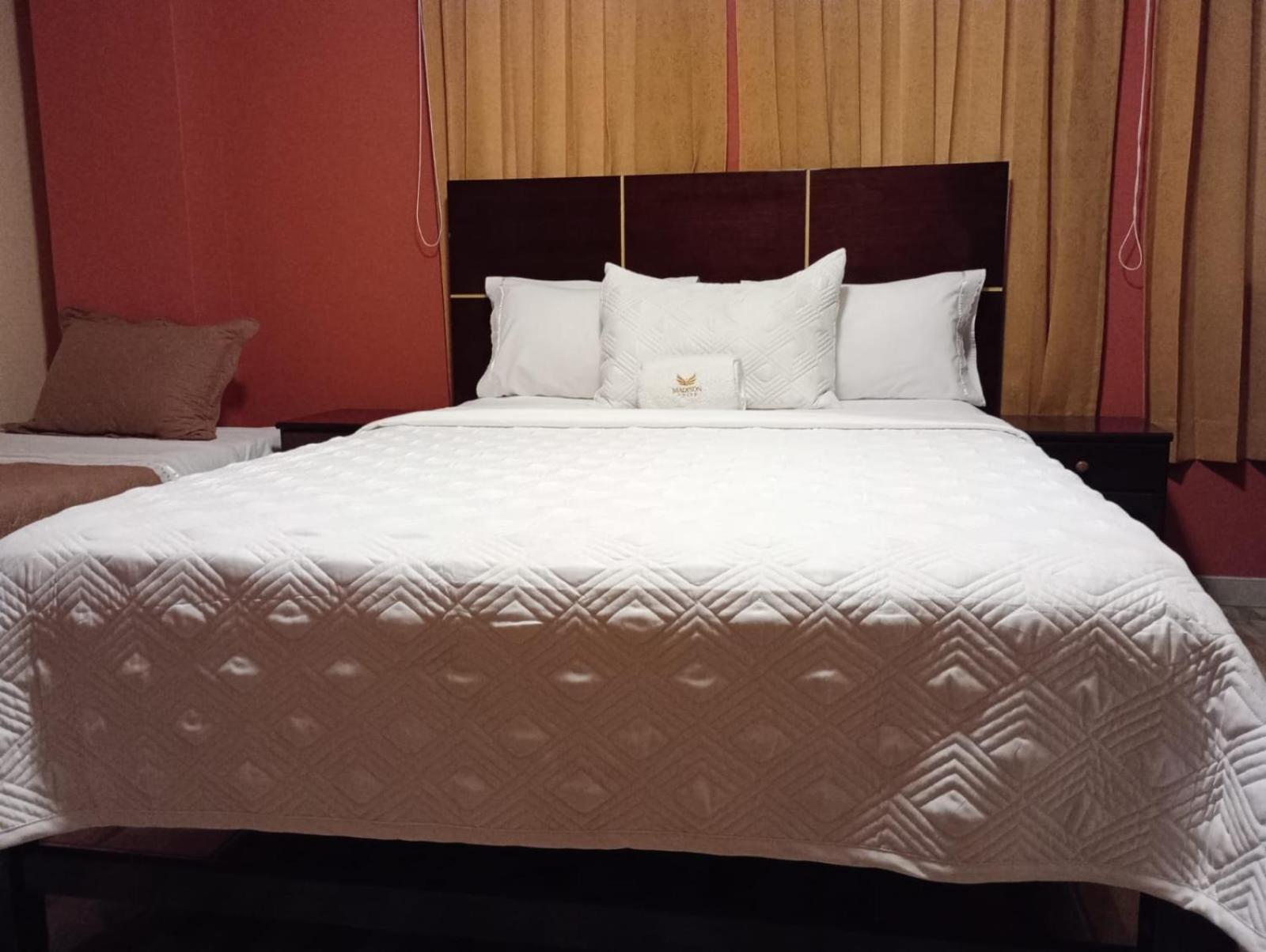 Madison Suite Tacna Extérieur photo